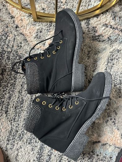 Women boots / shoes runners