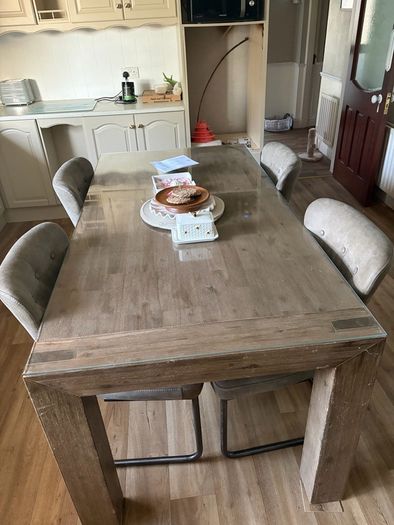 table and chairs