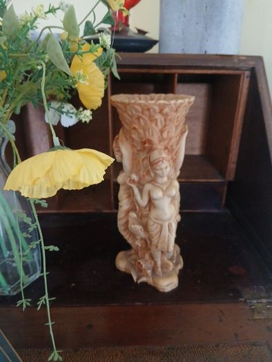 collectable heavy vase