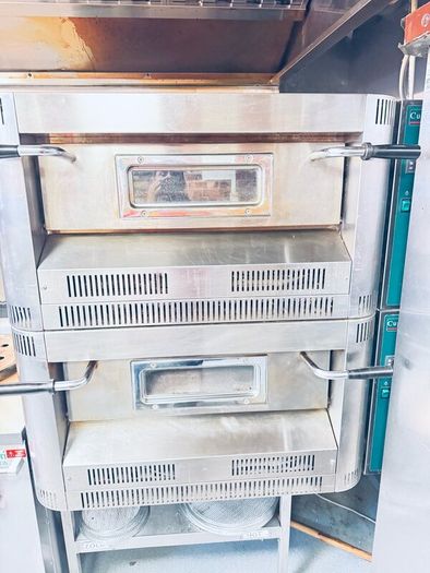 Pizza oven