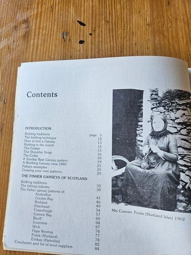 Traditional Knitting Of The British Isles.  Fisher-gansey Patterns Of Scotland And The Scottish Fleet. By Michael R. R. Pearson. Rare First Edition Paperback In Good Condition. See Photos For Same.