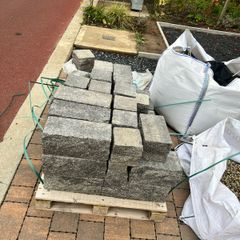 Kilsaran Raven White 3-Size Garden Wall Blocks, approx Half Bale