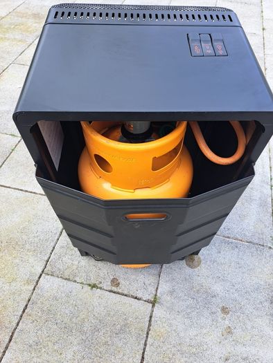 Superset Gas heater with cylinder and gas bottle ( The bottle is empty)