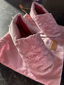 Louis Vuitton Flat Loafers Slippers Pink Size 6 with Pouch