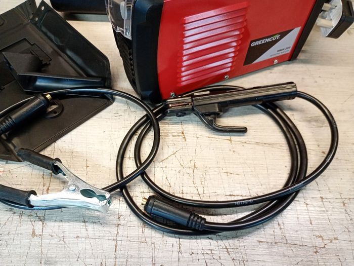 Greencut MMA-200 Inverter Arc Welder Kit, 200 A