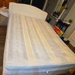4ft 6 Double bed with mattress