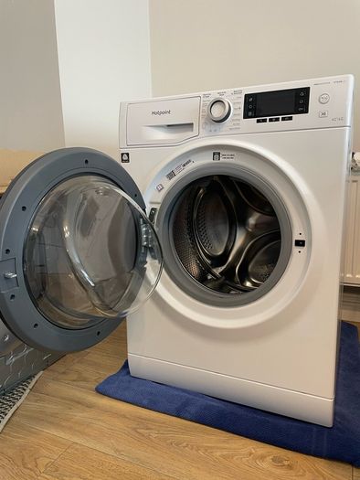 Hot Point Washer Dryer