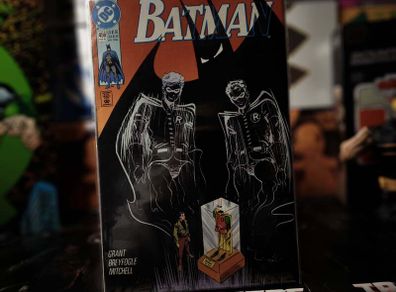 Batman ! Issue #456 ! by Alan Grant ! Copper Age Comic from 1990 ! by DC Comics !