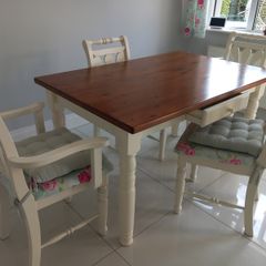 Dining table & chairs