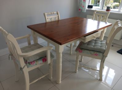 Dining table & chairs