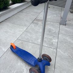 'Mini micro' 3 wheel scooter