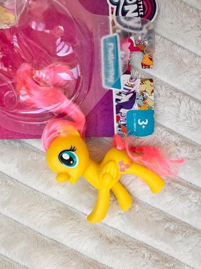 Hasbro My Little Pony Friends Fluttershy B8924 / C1141 Only Pony MLP approx. 8 cm. 2016  Please see photos