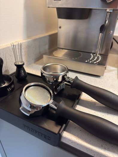 Rancilio Silvia V6 E + Rancilio Rocky SD Espresso Setup & Extras