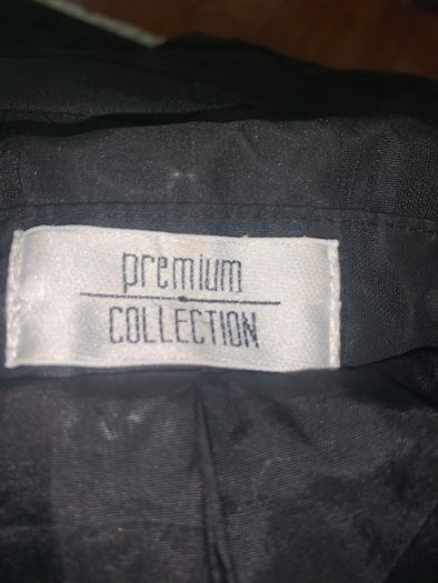 Light weight black coat with beautiful circle design