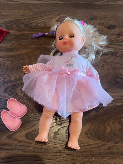 Doll Playpen with 2 Dolls