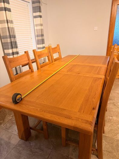 Solid oak extendable table