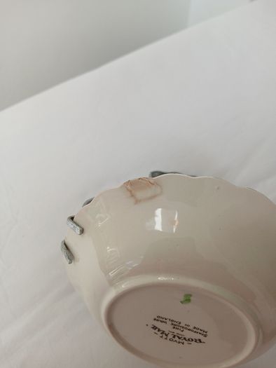 china and dinnerware