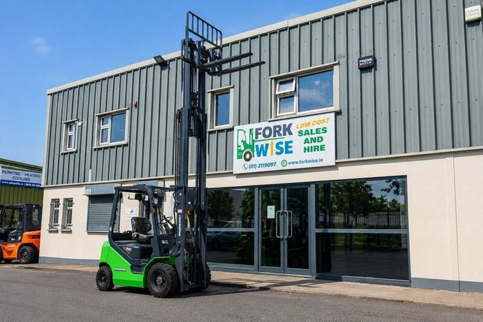 Lonking CPD25 2.5 Tonne Electric Forklift