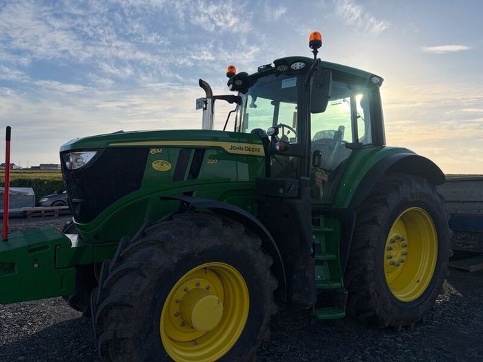 John deere 220m