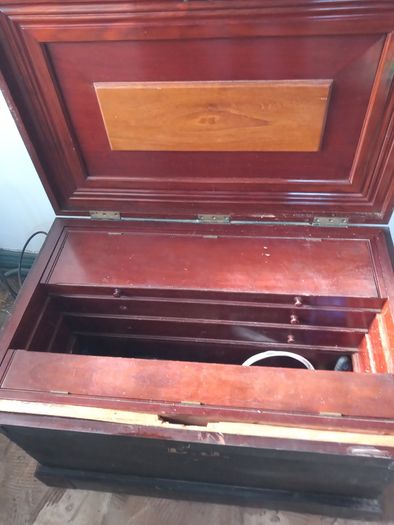 Victorian cabinet makers, mahogany lined tool chest