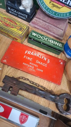 1940s Franklyns Fine Shagg tin patience game