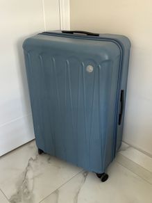 Hard shell large suitcases