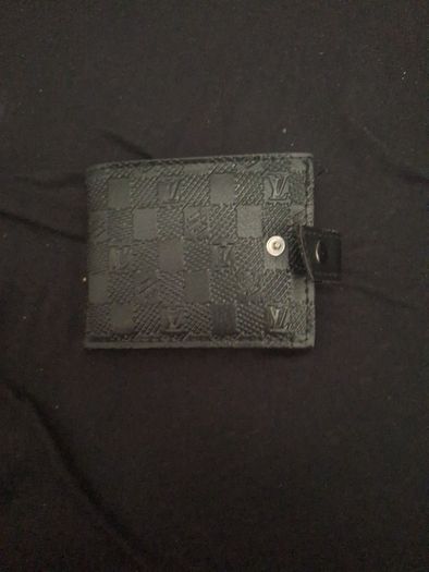 Black leather checkered louis vutton wallet
