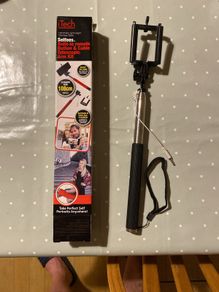 selfie stick 3.5 mm jack connection
