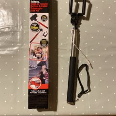 selfie stick 3.5 mm jack connection