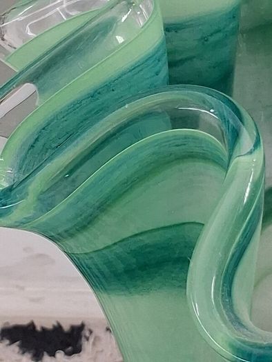 Handkerchief style glass vase