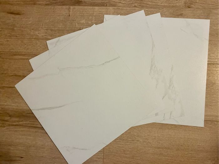 Peel & stick tiles (x 5)
