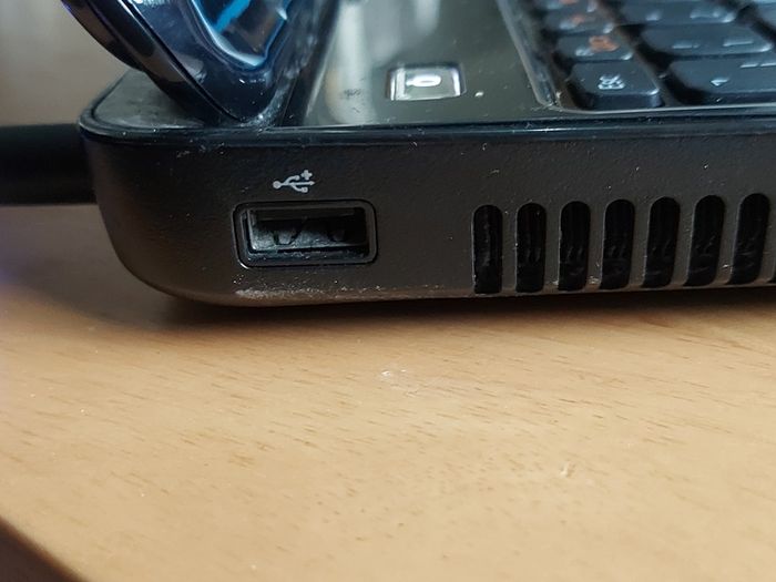 Dell Inspiron N5110, Intel Core i5-2310M CPU, 2.3GHz, 4GB Ram, 500GB HDD, Windows 7 Home, Chrome, Mozilla Firefox, and VLC