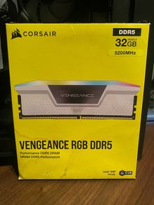 32GB DDR5 Corsair Vengeance RGB