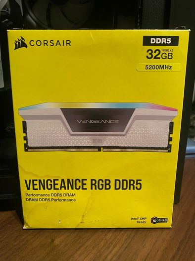 32GB DDR5 Corsair Vengeance RGB