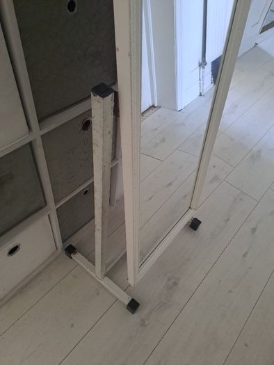 stand mirror
