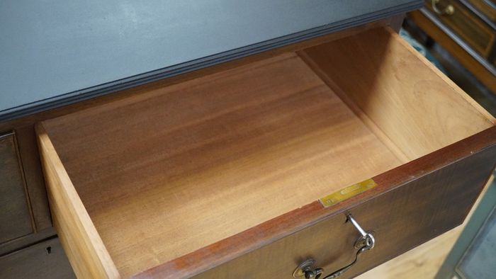 Antique Mahogany Chest of Drawers