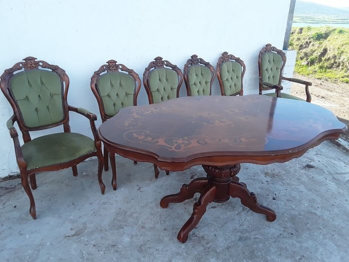 Beautiful Italian design inlaid table with 6 chairs Including 2 carvers