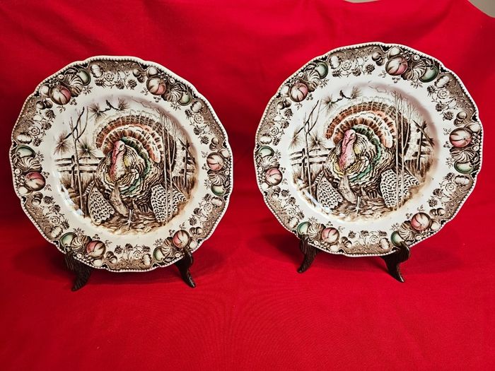 Vintage Johnson Bros HIS MAJESTY Turkey Dinner Plate