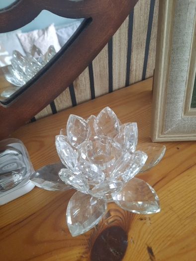 Crystal flower candle holder