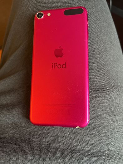 Apple IPod  touch 6th generation 32 gb pink ( excellent condition )