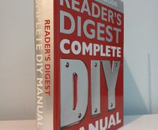 Reader's Digest Complete DIY Manual