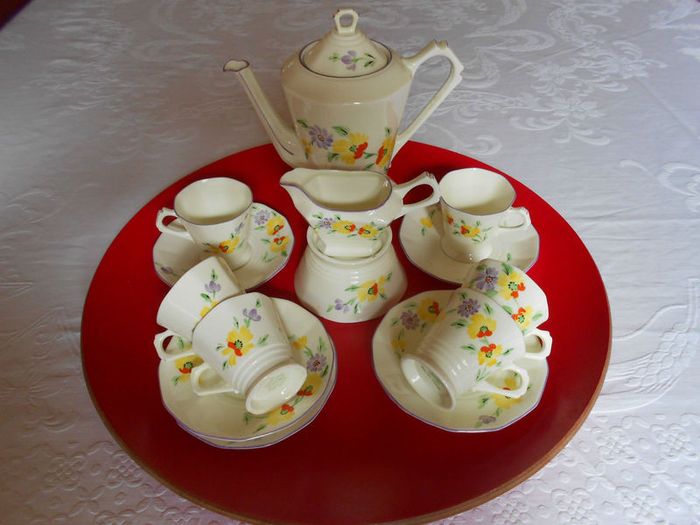 TUSCAN CHINA PLANT Art Deco Fine China 15 Piece Coffee Set - Real Gem.