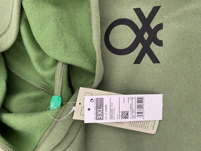 Benetton jumper with hood