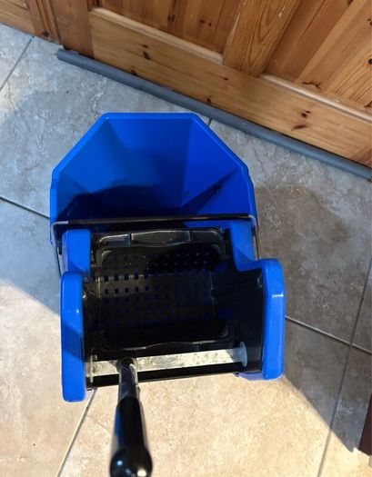 SYR mop and bucket