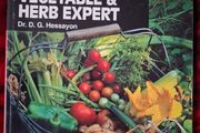 The New Vegetable &amp; Herb Expert / Dr. D. G. Hessayon / 1999