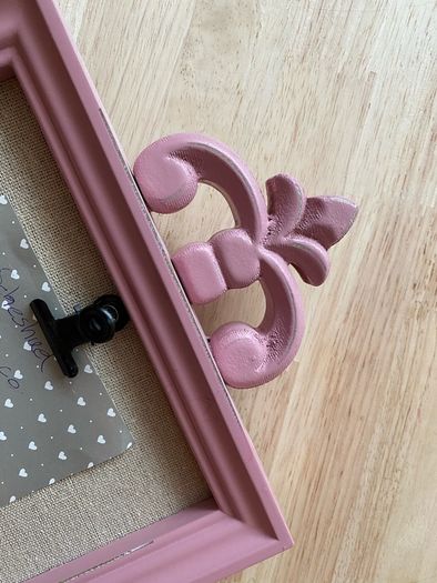 Pedestal Wooden Dusty Pink Frame 4x6inches NEW
