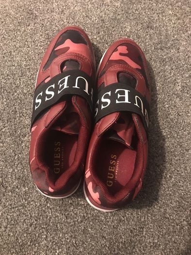 guess runners size 4.5