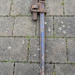 pipe wrench