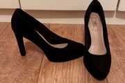 Shoes size 5