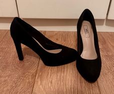 Shoes size 5